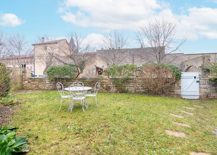 Cabana & La Place De L\'Abbaye - Centre-Ville, Jardin